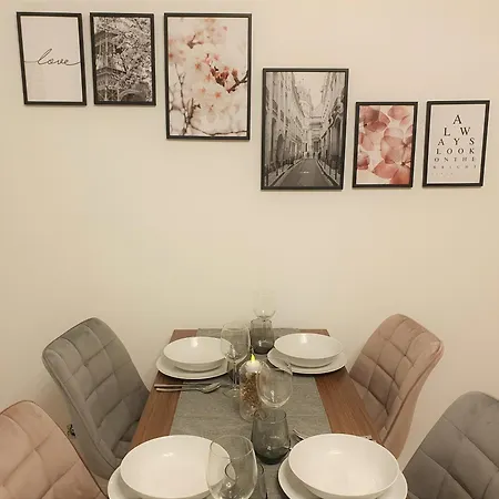 Hogulu - Haus 4, 1