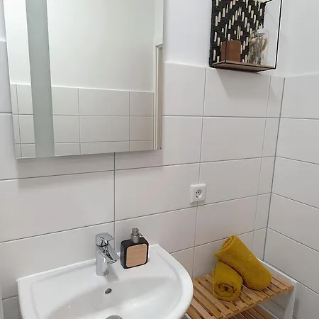 Hogulu - Haus 4, 1
